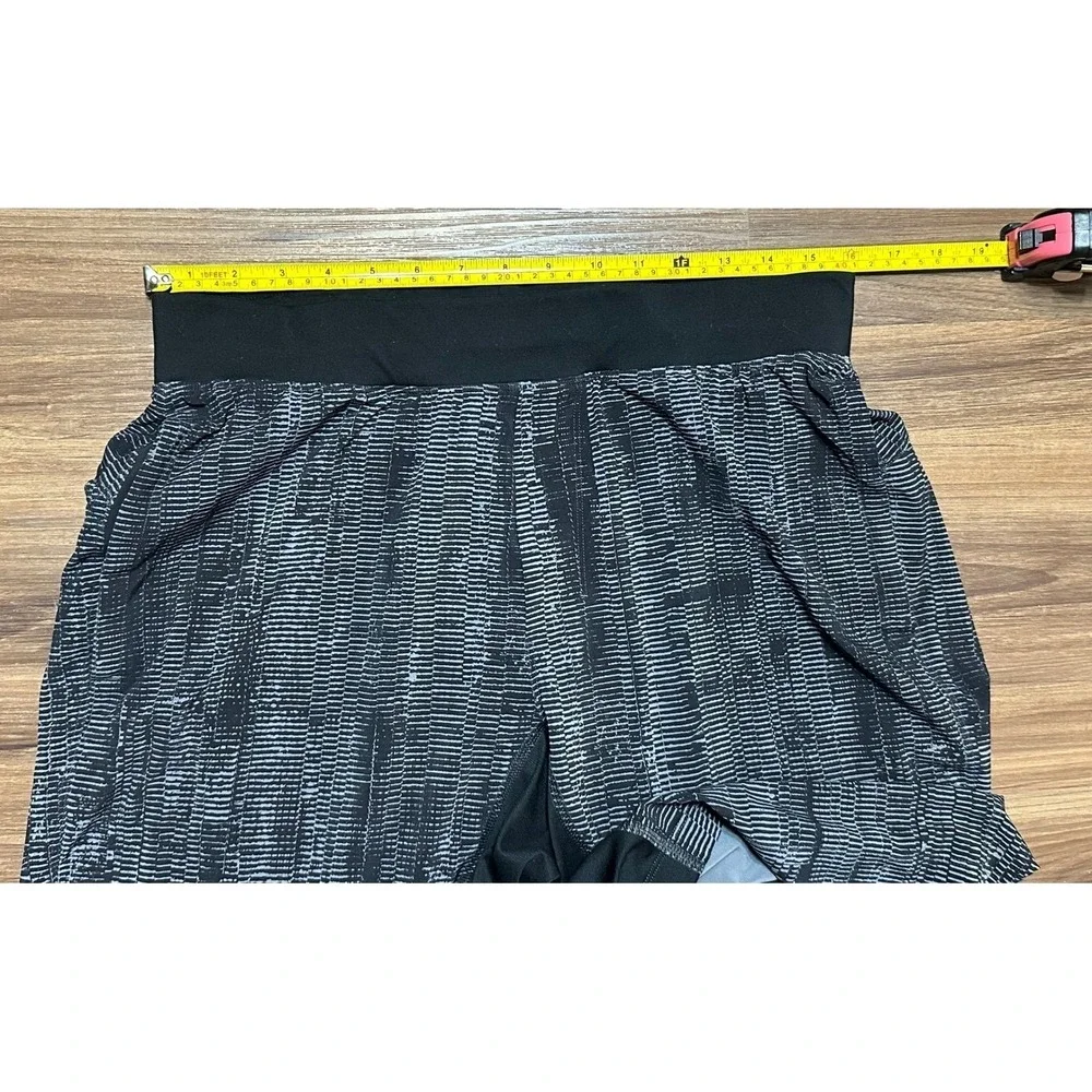 Lululemon T.H.E Compression Lined Shorts Black Abstract Print Athletic Men Sz M